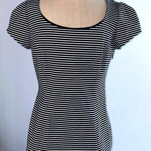 White House Black Market Top 8 Black & White Striped Puffed Short Sleeves